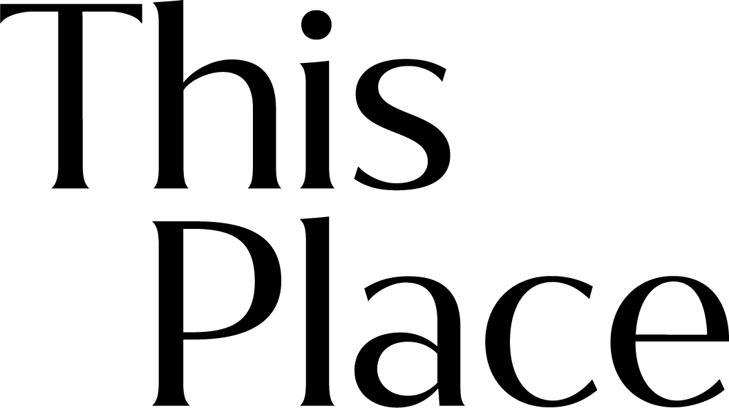 This Place Logo; Zur This Place Markenseite gehen