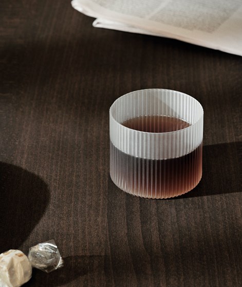 FERM LIVING Ripple Glas 4er-Set flach (Ø 7,6) farblos