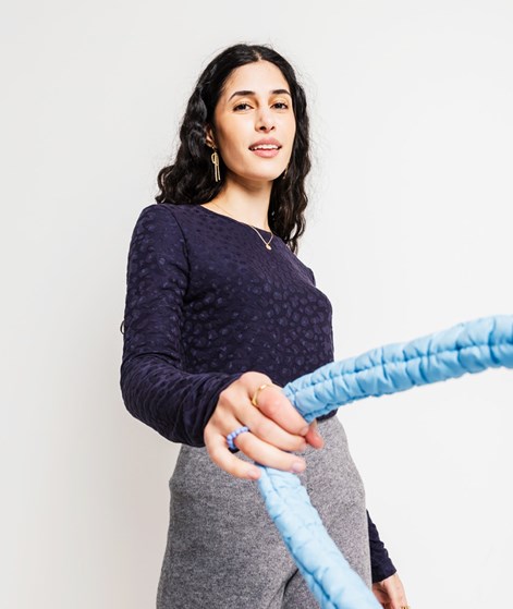 KAUF DICH GLÜCKLICH Longsleeve Dunkelblau gemustert aus Viskose (LENZING&trade; ECOVERO&trade;)