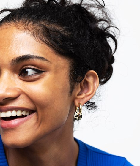 EBBA Ohrringe Getupfter Steinanhänger Gold