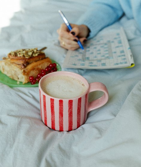 KAUF DICH GLÜCKLICH Mug stripes red